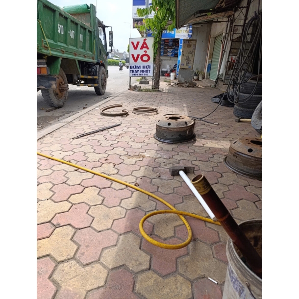 Lốp xe tải Bridgestone 900R20 R172 Giá Bán: Liên hệ
